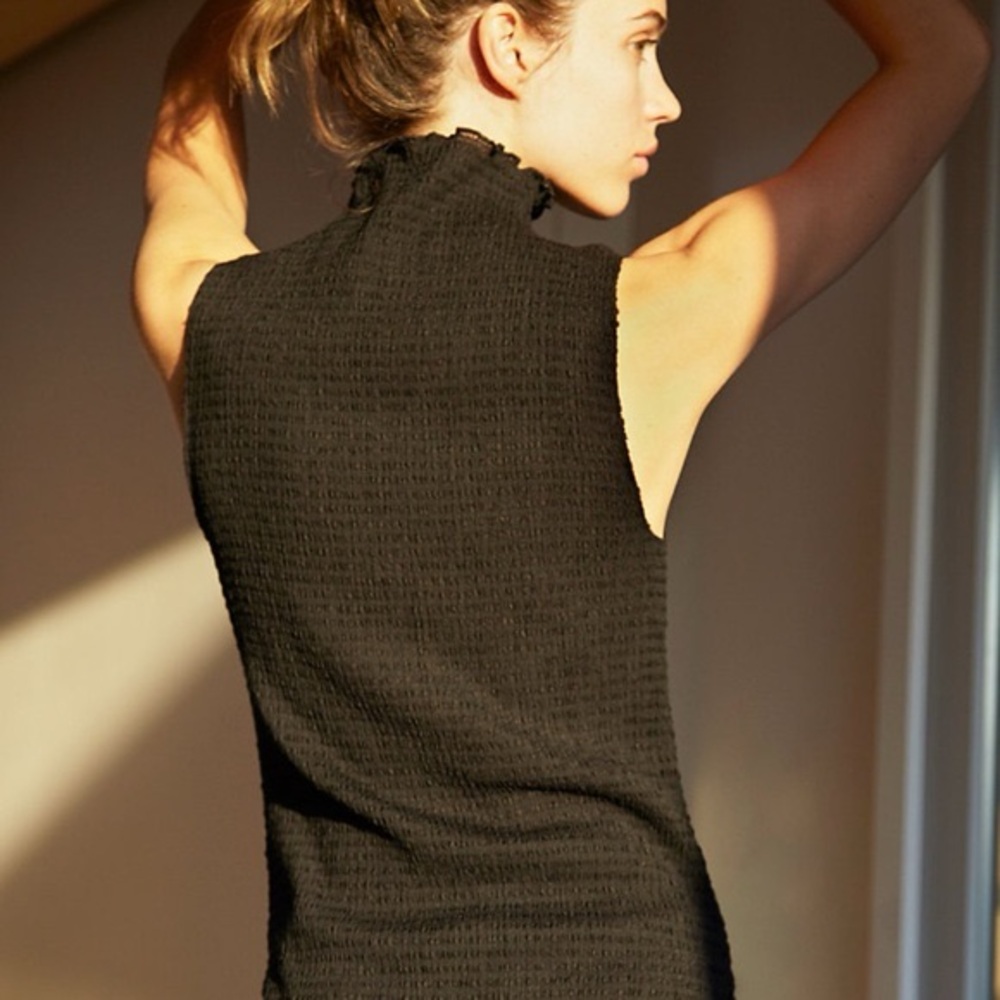 Aritzia Wilfred Verona Textured Longline Top Black - Size Medium - Picture 2 of 10